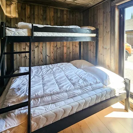 3 Bedroom Beautiful In Torpo